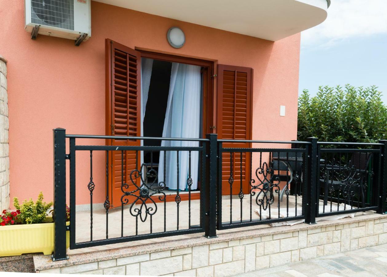 Apartments Alma Crveni Vrh Dış mekan fotoğraf