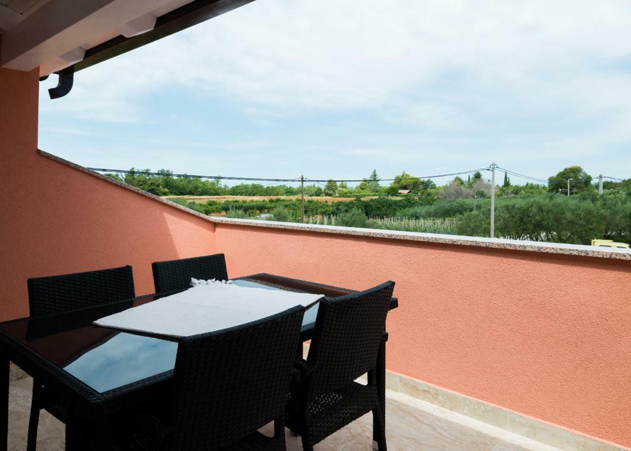 Apartments Alma Crveni Vrh Dış mekan fotoğraf